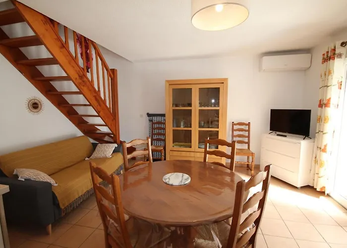 Agreable Maison De Climatisee, 2 Pour 5 Couchages, Securisee Avec Piscine Commune Le Clos De Socorro, 800m De La Lrcs95 Portiragnes