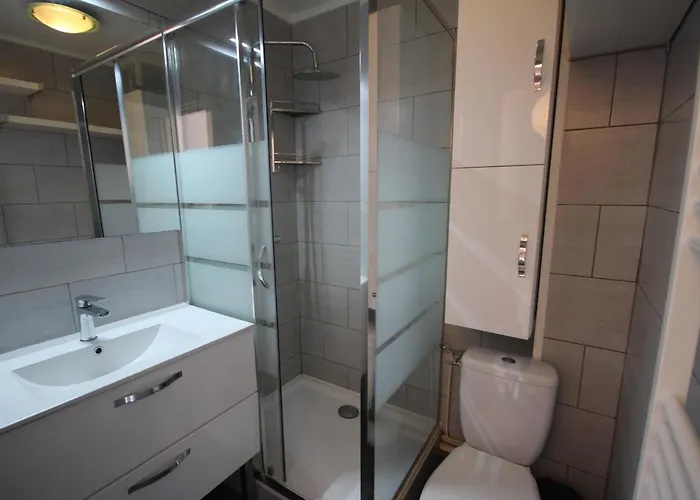 Villa Agreable Maison De Climatisee, 2 Pour 5 Couchages, Securisee Avec Piscine Commune Le Clos De Socorro, 800m De La Lrcs95 *