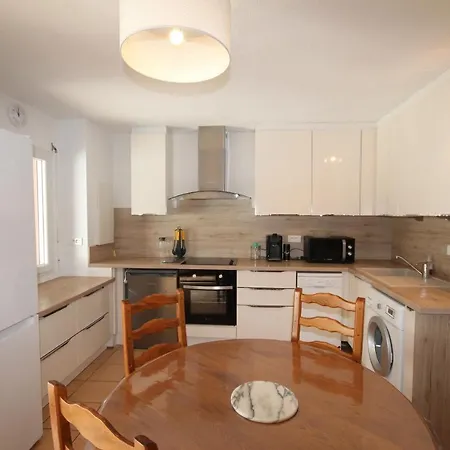 Agreable Maison De Climatisee, 2 Pour 5 Couchages, Securisee Avec Piscine Commune Le Clos De Socorro, 800m De La Lrcs95 Villa